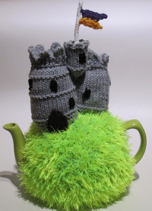 c2b medieval castle tea cosy.jpg