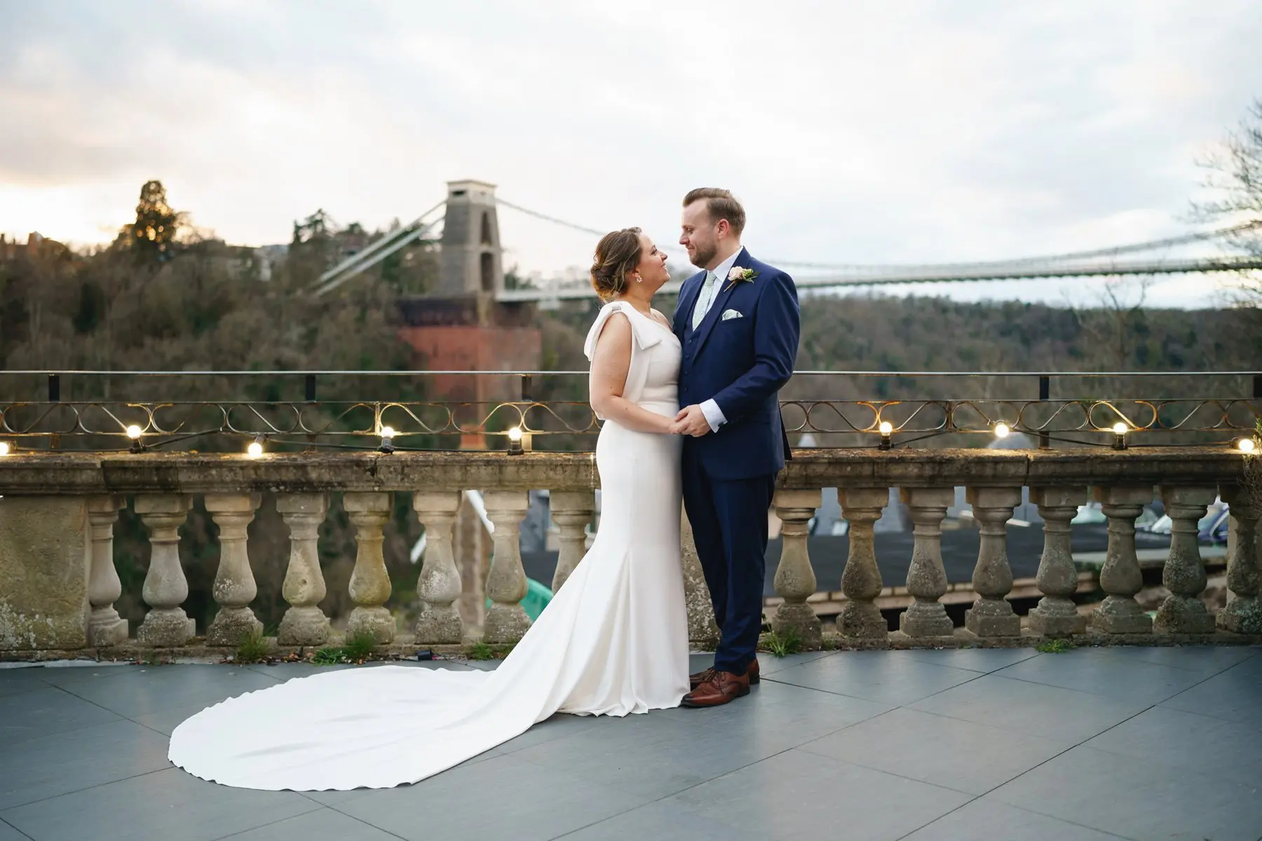 23_bride-and-groom-portrait-with-the-suspension-bridge-at-hotel-du-vin-in-bristol.jpg.jpg